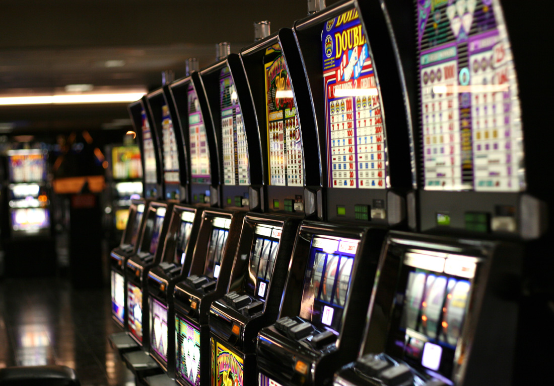 Slot machine - Wikipedia
